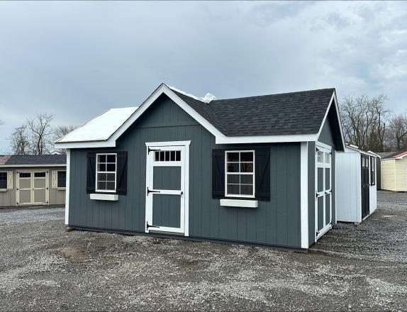 12x20 Deluxe Victorian with Shelves and Loft